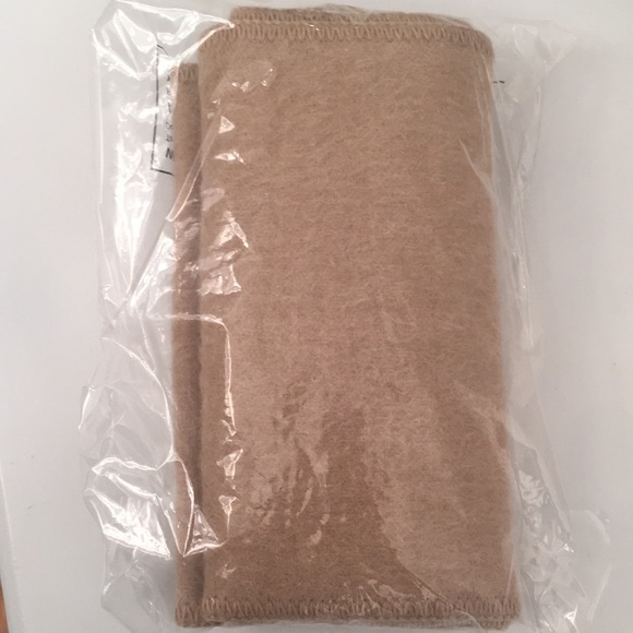 ✅ SOLD TAN SOFT Wool Scarf / Shawl - Mohair? - Picture 9 of 9